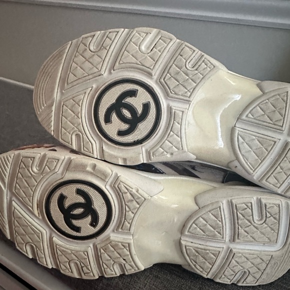 Chanel sneakers, barely used. Size 4Y, great for 9-12 y.o. - Picture 2 of 4